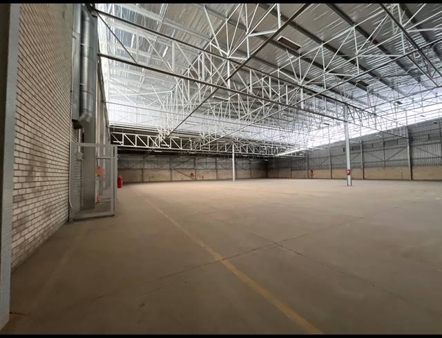 3,302M² OFFICE TO LET IN SPARTAN